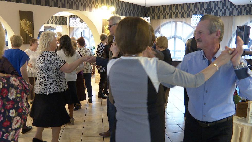 Nőnapi táncklubot tartottak a szépkorúak Nőnapi táncklubot tartottak a szépkorúak